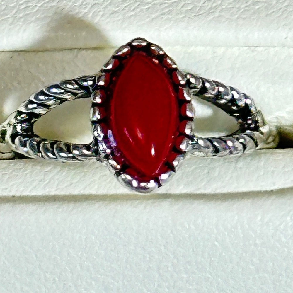 Red Marquise Cabochon Rope Split Band Ring Size 4.5-4.75 NWOT Silver Tone Gift